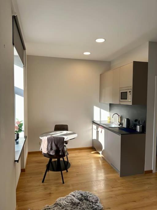 Modern Central Apartment Riga Retreat المظهر الخارجي الصورة