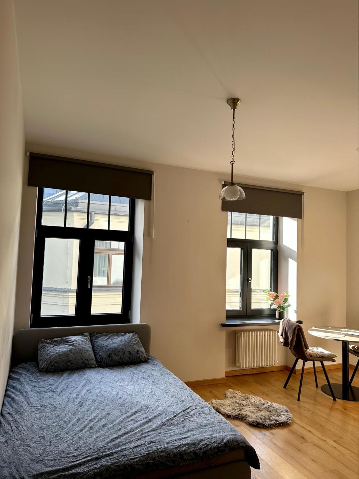 Modern Central Apartment Riga Retreat المظهر الخارجي الصورة